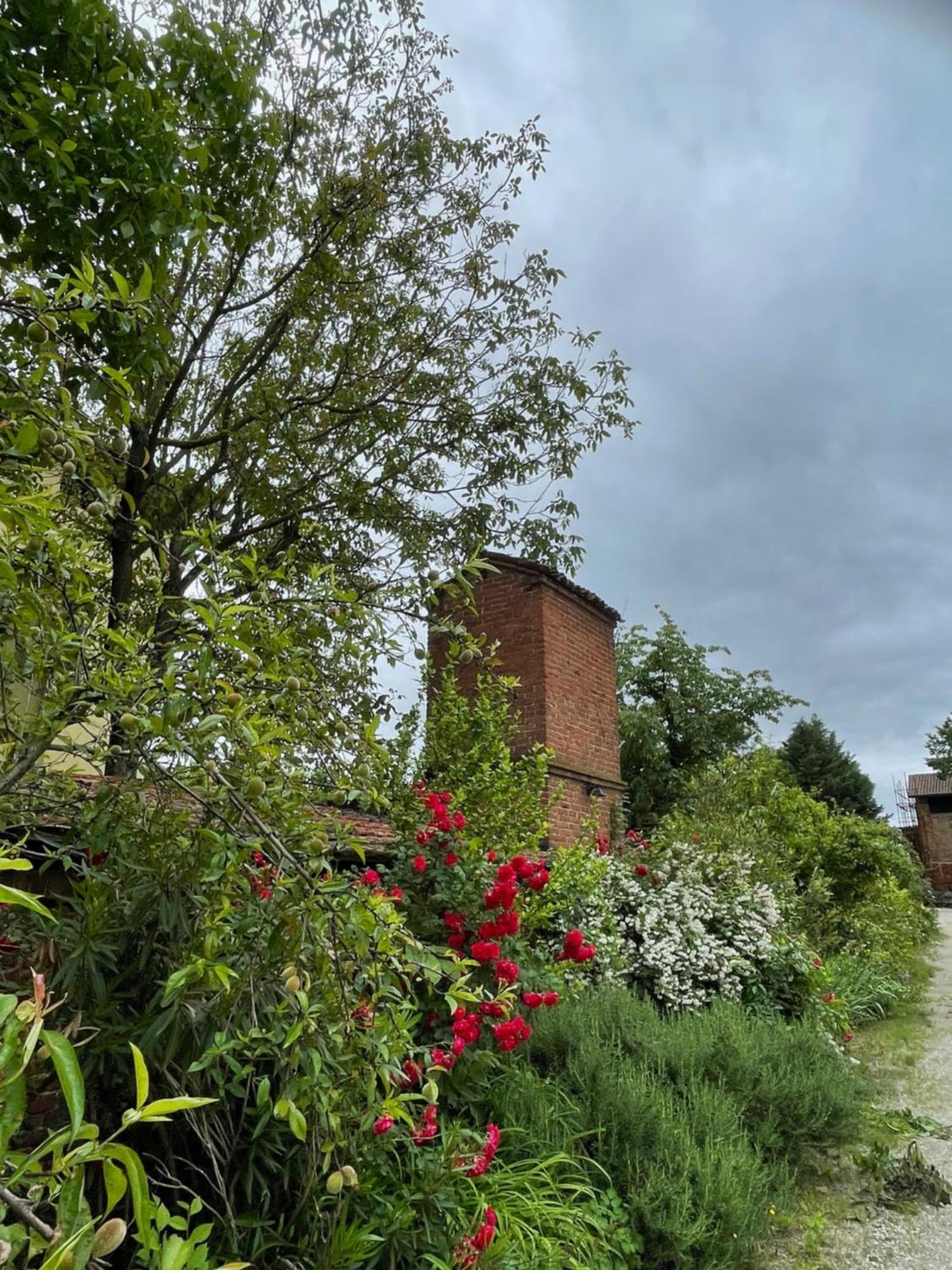 Agriturismo Olivazzi Villa Quattordio Exterior photo